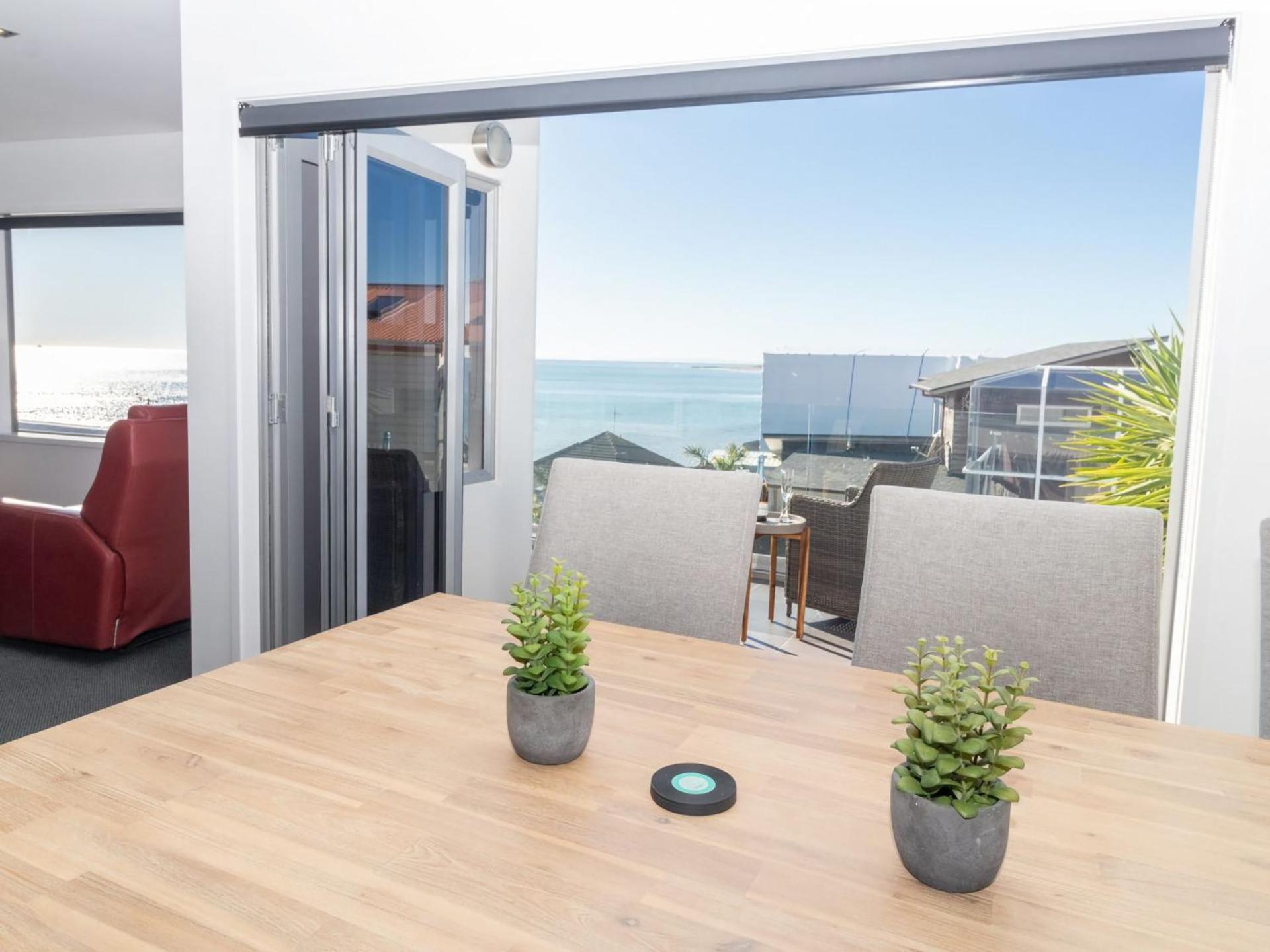 Hobson Hot Spot - Enjoy Stunning Sea Views New Plymouth Exterior photo